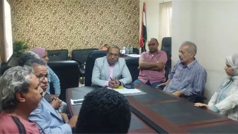 تفاصيل اجتماع شريف عبدالبديع مع قيادات جهاز مدينة الفشن الجديدة.. صور