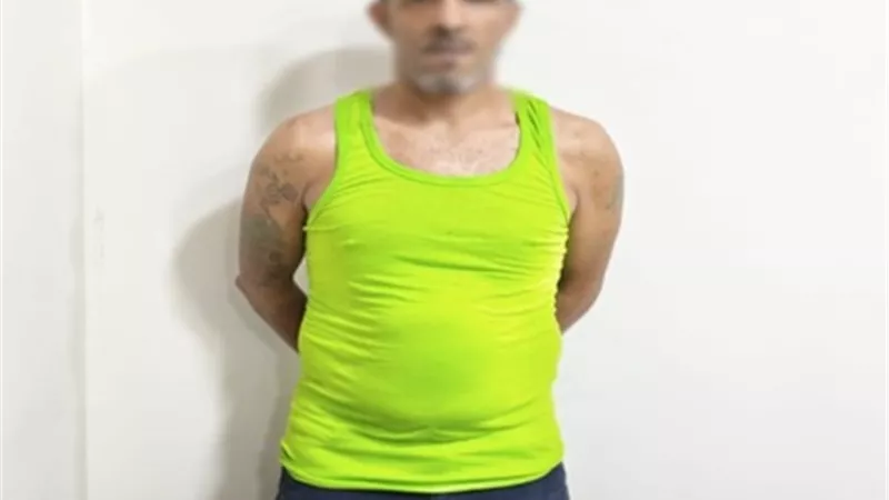الأمن يكشف ملابسات تعدي شخص على عامل وأسرته بالغربية