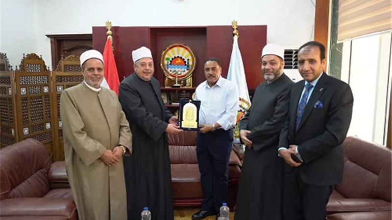 محافظ مطروح يستقبل رئيس قطاع المعاهد الأزهرية