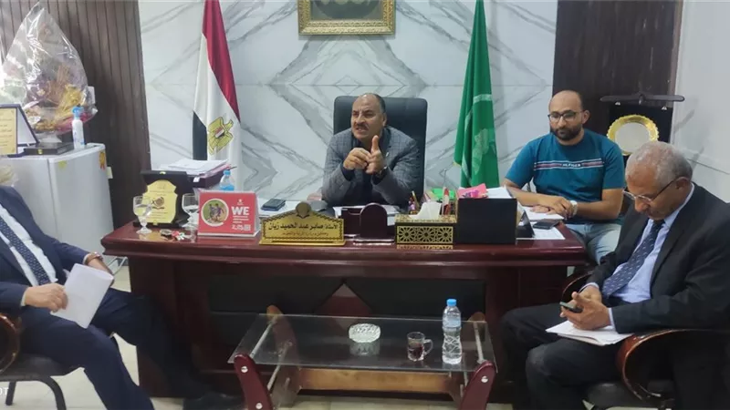 تعليم المنيا يتابع معدلات الانجازالفعليةداخل المدارس قبل الدراسة