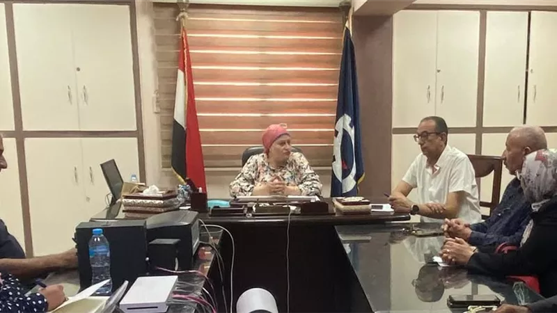 مدير تعليم السويس : رصد ومعالجة عجز المعلمين على أرض الواقع