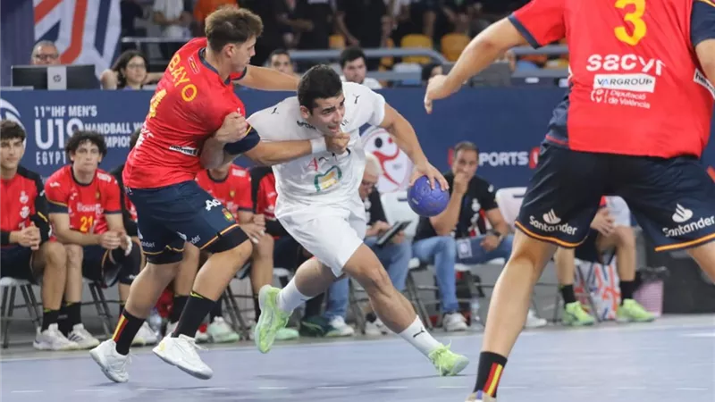 منتخب مصر يتقدم على إسبانيا في الشوط الأول