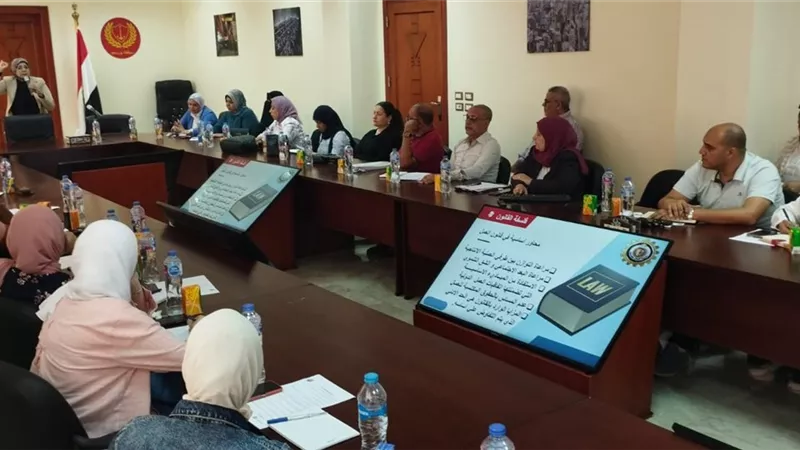 ندوة توعوية بقانون العمل الجديد