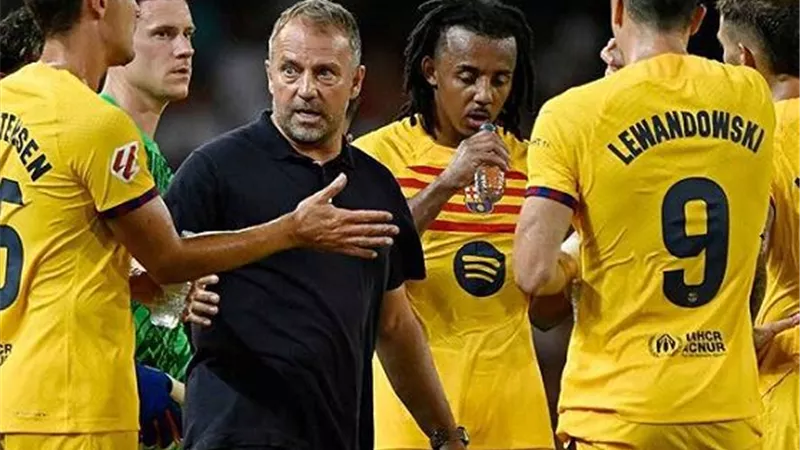 رسائل هانز فليك للاعبي برشلونة قبل انطلاق الليجا