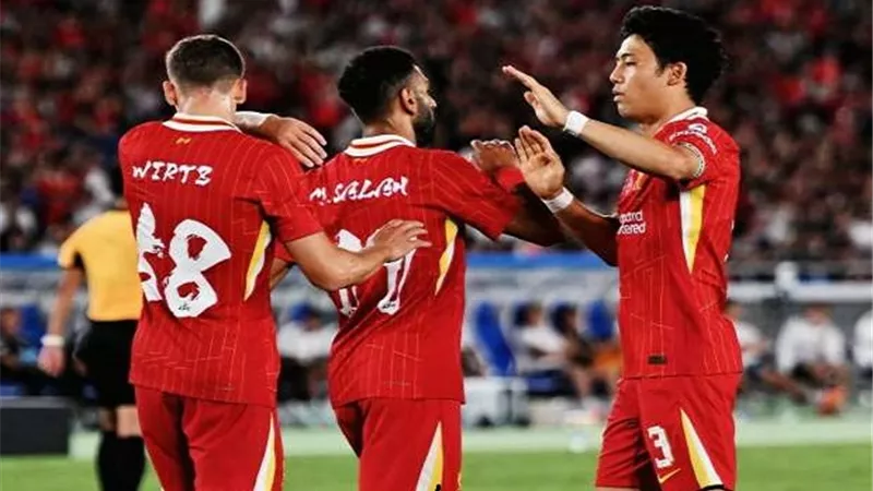 تشكيل ليفربول أمام بورنموث.. محمد صلاح يقود الهجوم