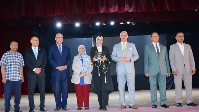 جامعة أسيوط تحتفل بتخريج الدفعة 21 من كلية الحاسبات والمعلومات
