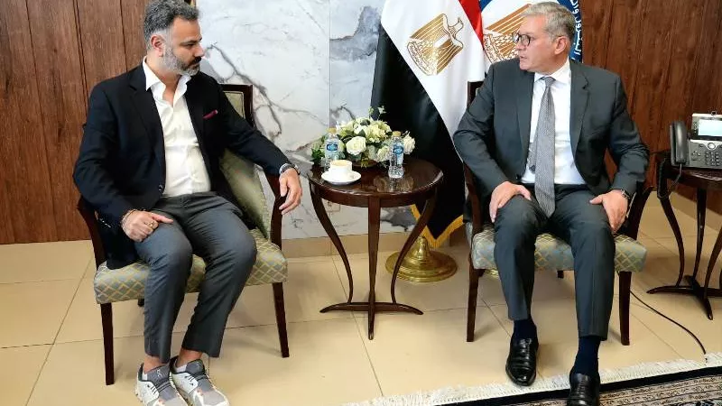 وزير البترول يبحث مع رئيس IRH الإماراتية التعاون في التمويل والتعدين