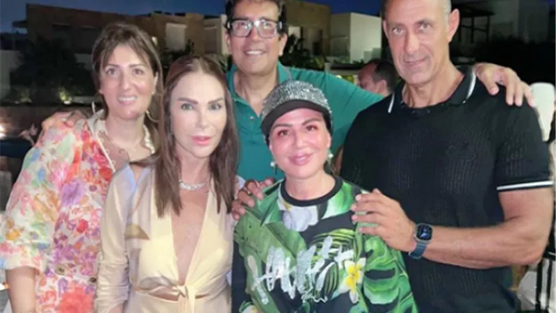 إلهام شاهين برفقة سعد لمجرد وهاني رمزي فى الساحل الشمالي