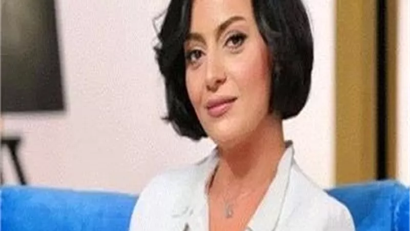 هبة عبد الغني تحيي ذكري مرور أربعين يومًا على وفاة والدتها