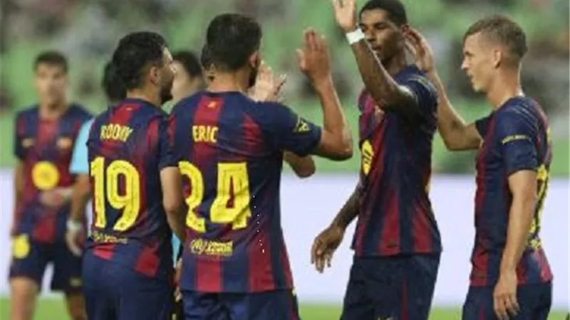استعدادا لليجا.. برشلونة يقدم اللاعبين بطريقة خاصة - شاهد