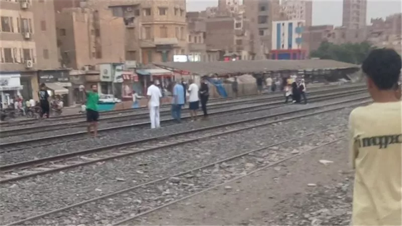 خروج جرار القطار المتجه من محطة بنها إلى محطة منوف عن مساره