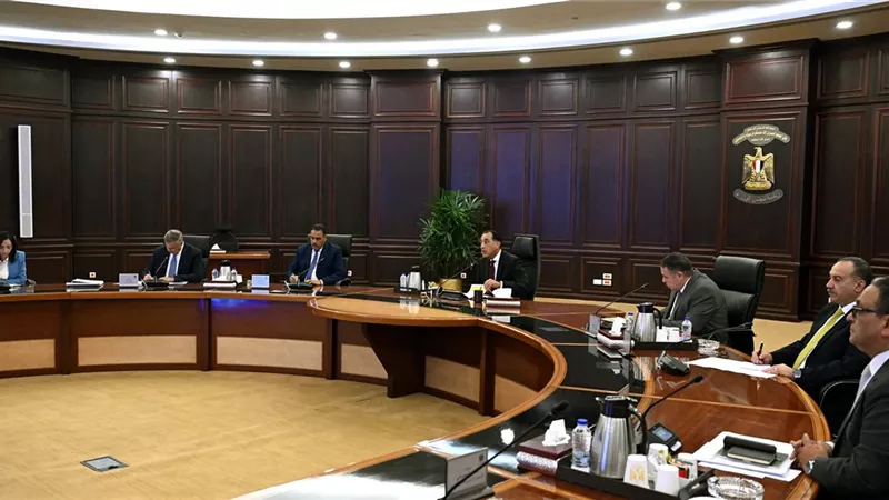 مدبولي يكلف المحافظين بالبدء فورا في حصر وحدات الإيجار القديم