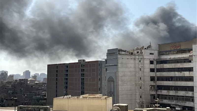 اندلاع حريق في مخزن بمنطقة بولاق أبو العلا والحماية المدنية تحاول السيطرة عليه