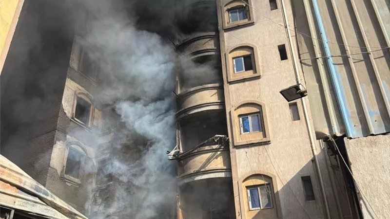 محافظ القاهرة يشكل لجنة هندسية لبيان مدى تأثر عقار حريق بولاق أبو العلا