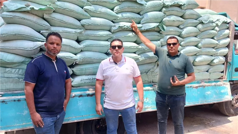 النجار : ضبط ٣٨.٥ طن دقيق بلدي مدعم قبل بيعها بالسوق السوداء