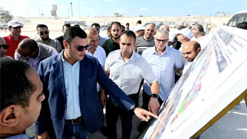 وزير الإسكان يتفقد بحيرات نيو مارينا ومارينا 8