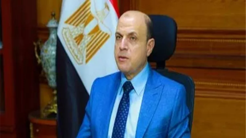 محافظ كفر الشيخ يطلق حملة لزراعة 6 آلاف شجرة مثمرة في المدارس