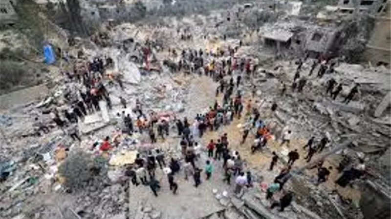 17 شهيدًا في غزة.. الاحتلال يستهدف منتظري المساعدات