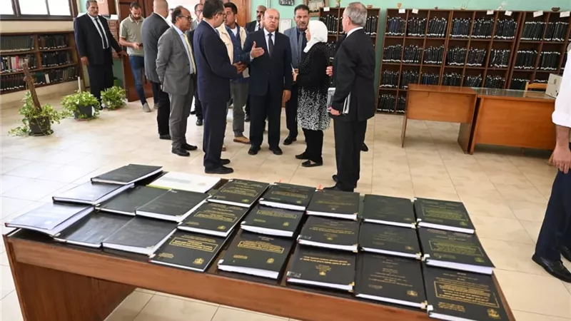 الوزير يتفقد معهد التبين للدراسات المعدنية التابع لوزارة الصناعة