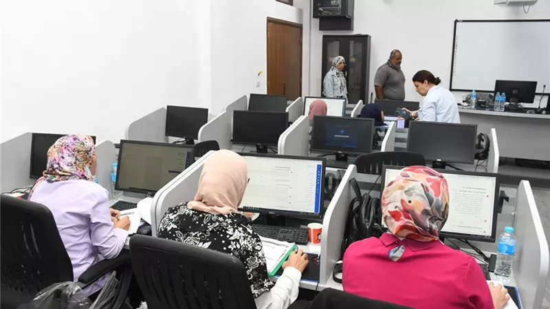 جامعة قناة السويس تبدأ تقييم كلياتها لجائزة التميز الحكومي الداخل