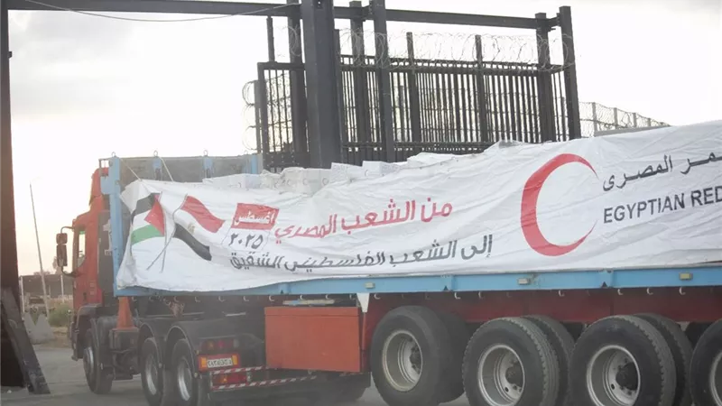 القافلة الـ17 من «زاد العِزّة» تنطلق دعمًا لصمود الأشقاء في القطاع