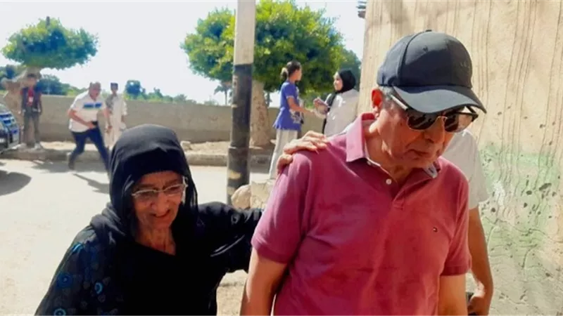 إنسانية على أرض الواقع..محافظ المنيا يلبي نداء سيدة بعد الثمانين