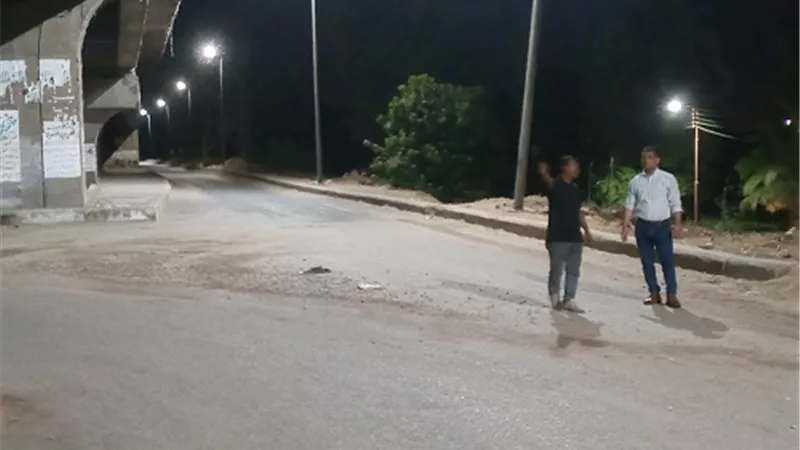 تكثيف أعمال الإنارة بمحيط منطقة كوبرى البياضية جنوب الأقصر