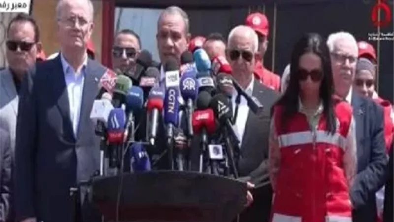 عبد العاطي: 5 آلاف شاحنة تنتظر العبور إلى غزة .. لكن الاحتلال يفرض قيودا على دخولها