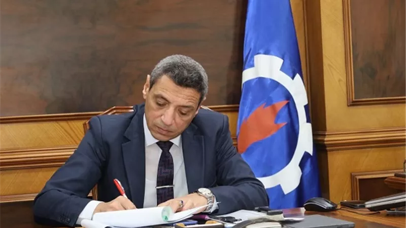 محافظ السويس يقرر تخفيض درجات القبول بالثانوي العام والفني
