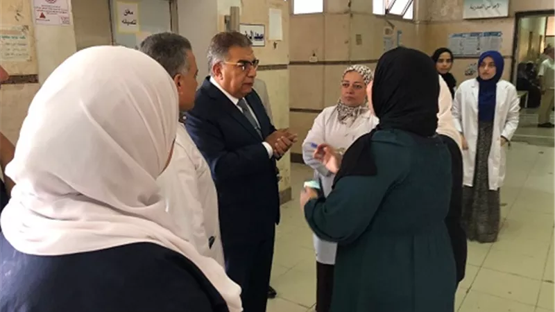 محافظ الدقهلية يتفقد مستشفى شبراهور في زيارة مفاجئة