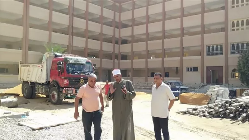 رئيس منطقة السويس الأزهرية يتابع أعمال ترميم معهد بنين المستقبل