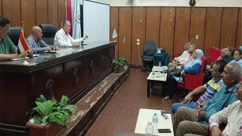 وكيل وزارة التعليم بأسيوط يعلن البدء فى تنفيذ مشروعات إنتاج العسل