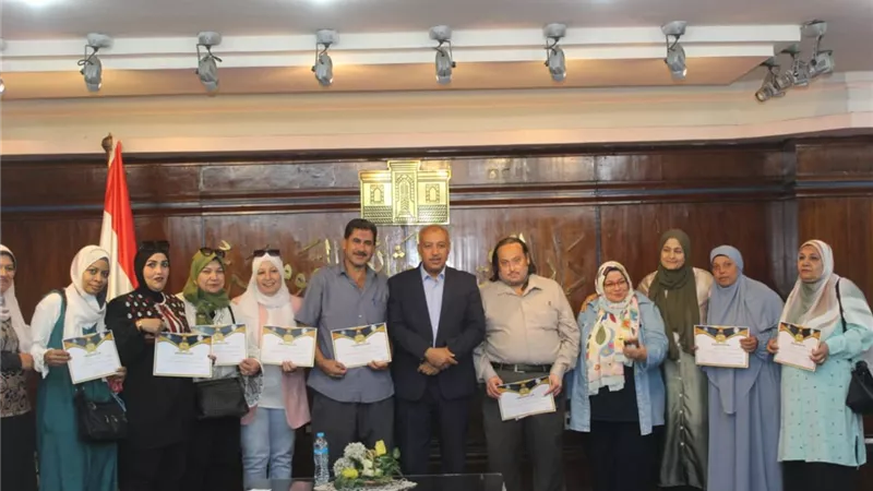 دار الكتب والوثائق تحتفل بختام الدورات التدريبية لموظفيها