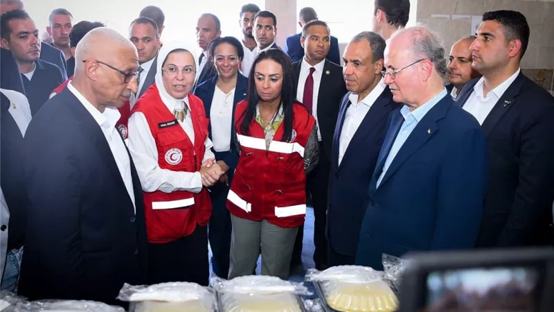وزير الخارجية ورئيس وزراء فلسطين يزوران 