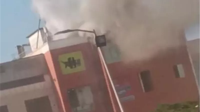 بالفيديو .. حريق محدود في مول بمدينة الشروق دون إصابات