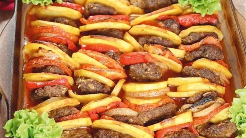 كفتة بالصينية اللبنانية .. وصفة تقليدية بمذاق أصيل