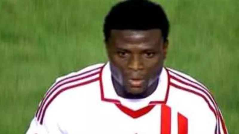 وفاة مهاجم الزمالك السابق رزاق أوموتويوسي