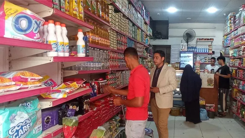 تحرير 40 محضرًا وإعدام أغذية فاسدة في حملات بالعدوة وبني مزار