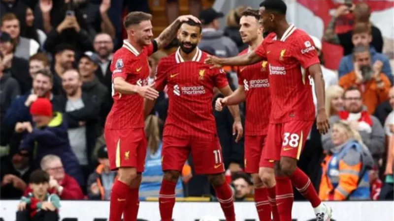 ليفربول يُسيطر على تشكيل الدوري الإنجليزي.. وصلاح أفضل لاعب