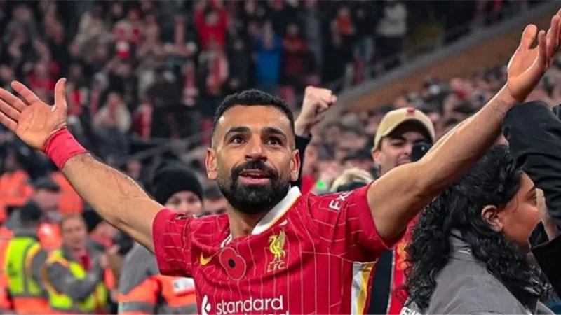 تتويح تاريخي.. محمد صلاح يهزم أساطير الكرة الإنجليزية