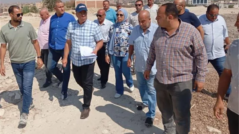 قيادات 15 مايو تتفقد أهم الأعمال الخدمية الميدانية فى المدينة.. بالصور