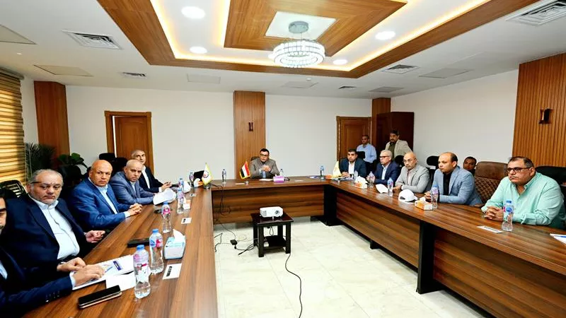 وزير الإسكان يتابع ملف تقنين الأراضي بالعبور الجديدة والشروق