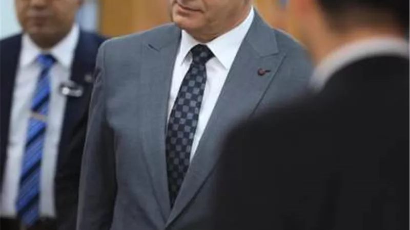 وزير الشباب ينيب وكيل وزارة الشباب بكفرالشيخ في عزاء والد الشناوي