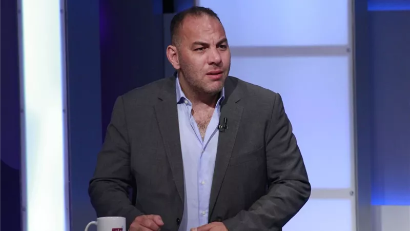 نجم الأهلي السابق:حزين لبعض الأمور التي تحدث داخل الزمالك