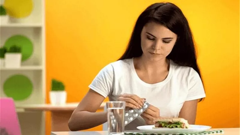 أطعمة تُضعف مفعول المضادات الحيوية .. تعرف عليها