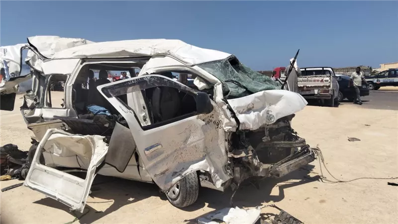 حادث مروع عند مدينة الضبعة وغلق الطريق في اتجاه مطروح..صور