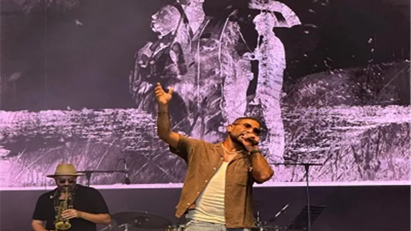 أحمد سعد يتألق في مهرجان الشواطئ بالمغرب.. والجمهور يحتفل بعيد ميلاده