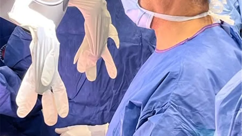 نجاح أول جراحة دماغ واعٍ لاستئصال ورم من المخ في جامعة القناة