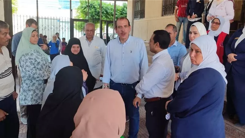 نائب وزير الصحة يشيد بمستشفيات دمياط