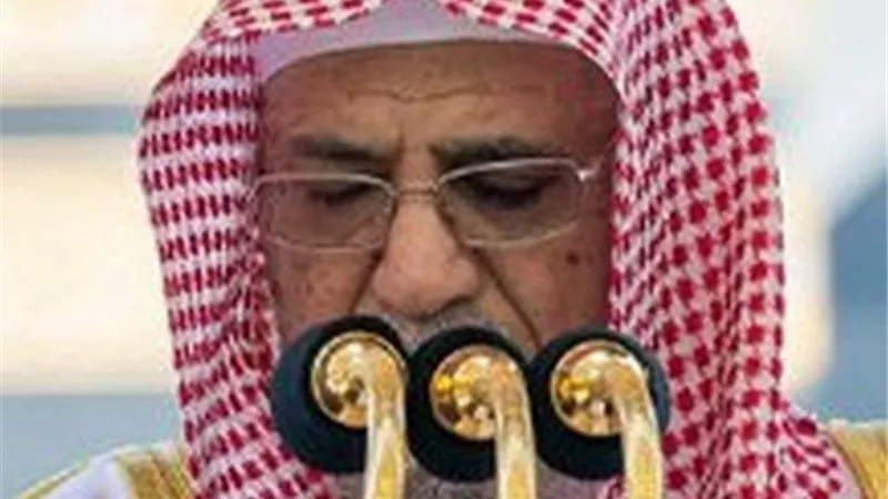 خطيب المسجد الحرام : صلاة الاستخارة هي لجوء إلى الله